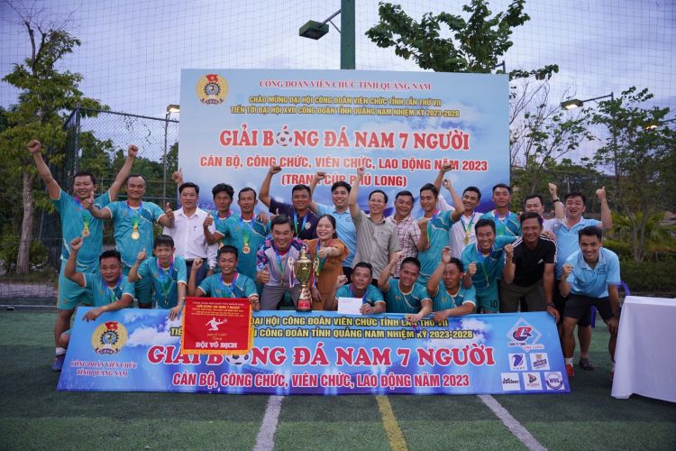  Sôi nổi Giải Bóng đá Nam Công đoàn Viên chức tỉnh Quảng Nam năm 2023