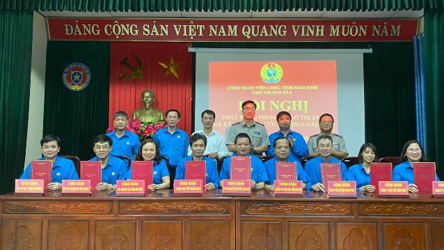 Một số giải pháp triển khai thực hiện phong trào “Cán bộ, công chức, viên chức thi đua thực hiện văn hóa công sở” tại Công đoàn Viên chức tỉnh Nam Định