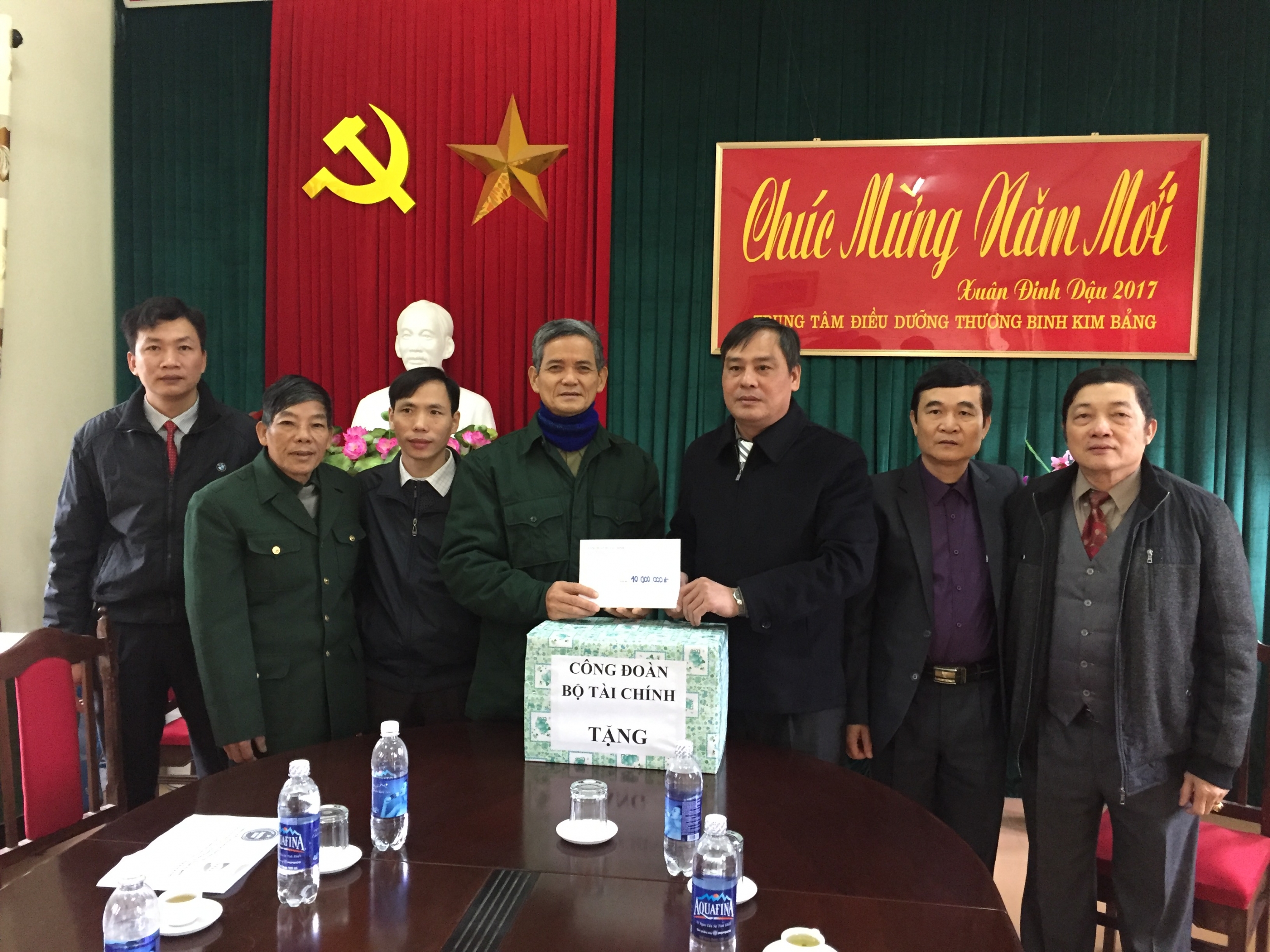 Công đoàn Bộ Tài chính thăm và tặng quà Trung tâm Điều dưỡng Thương binh Kim Bảng, Hà Nam