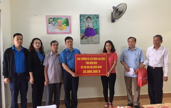 CĐVC tỉnh Điện Biên tổ chức bàn giao nhà ở “Mái ấm công đoàn”