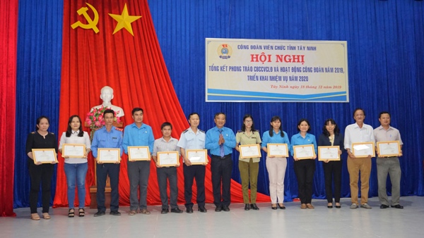 Công đoàn Viên chức tỉnh Tây Ninh: Tổ chứcHội nghị tổng kết công tác năm 2019  và triển khai phương hướng, nhiệm vụ năm 2020