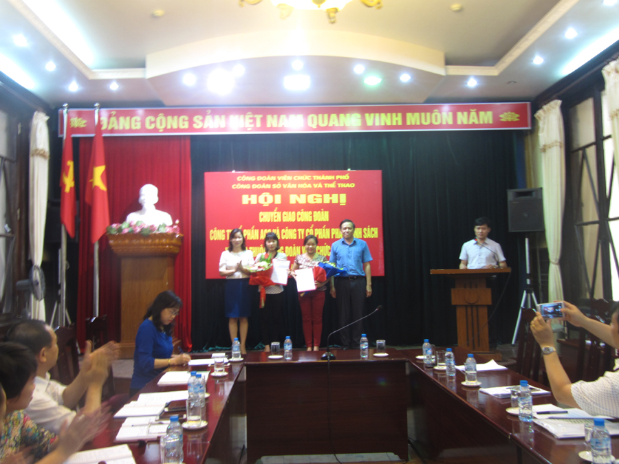 CĐVC thành phố Hải Phòng tổ chức tiếp nhận 2 Công đoàn cơ sở