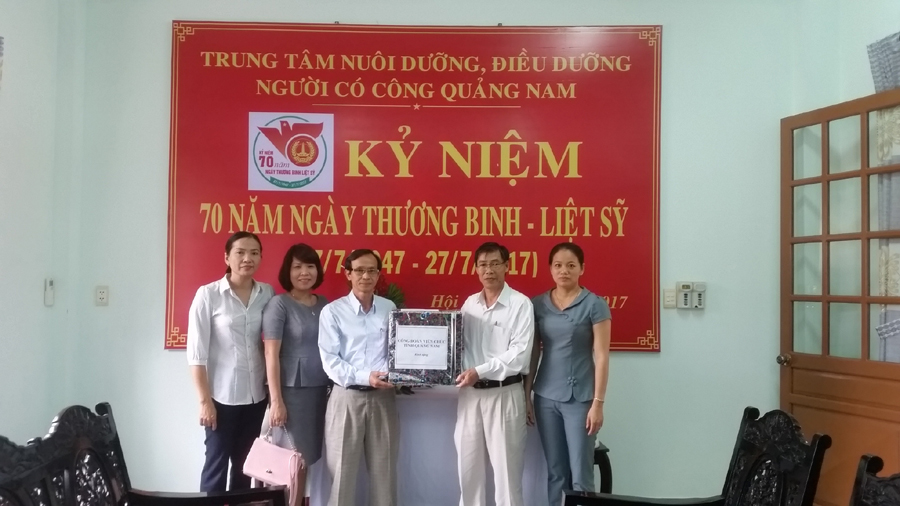 CĐVC Quảng Nam thăm và tặng quà cho Trung tâm nuôi dưỡng điều dưỡng Người có công
