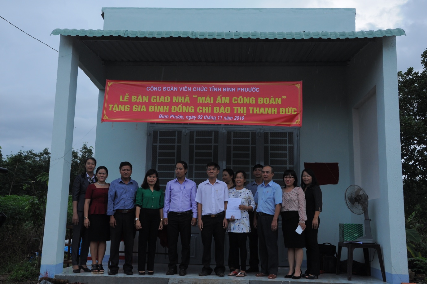 CĐVC tỉnh Bình Phước tổ chức bàn giao nhà “Mái ấm Công đoàn”