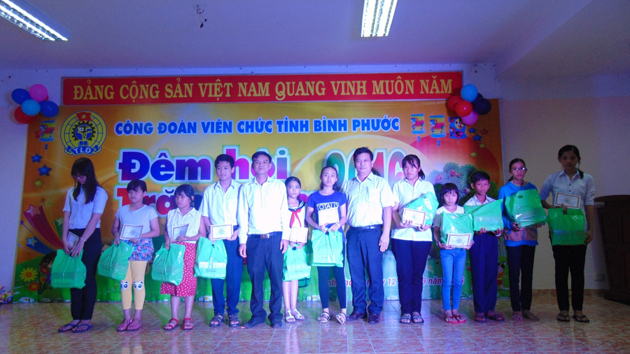 CĐVC tỉnh Bình Phước đã tổ chức “Đêm hội Trăng rằm”
