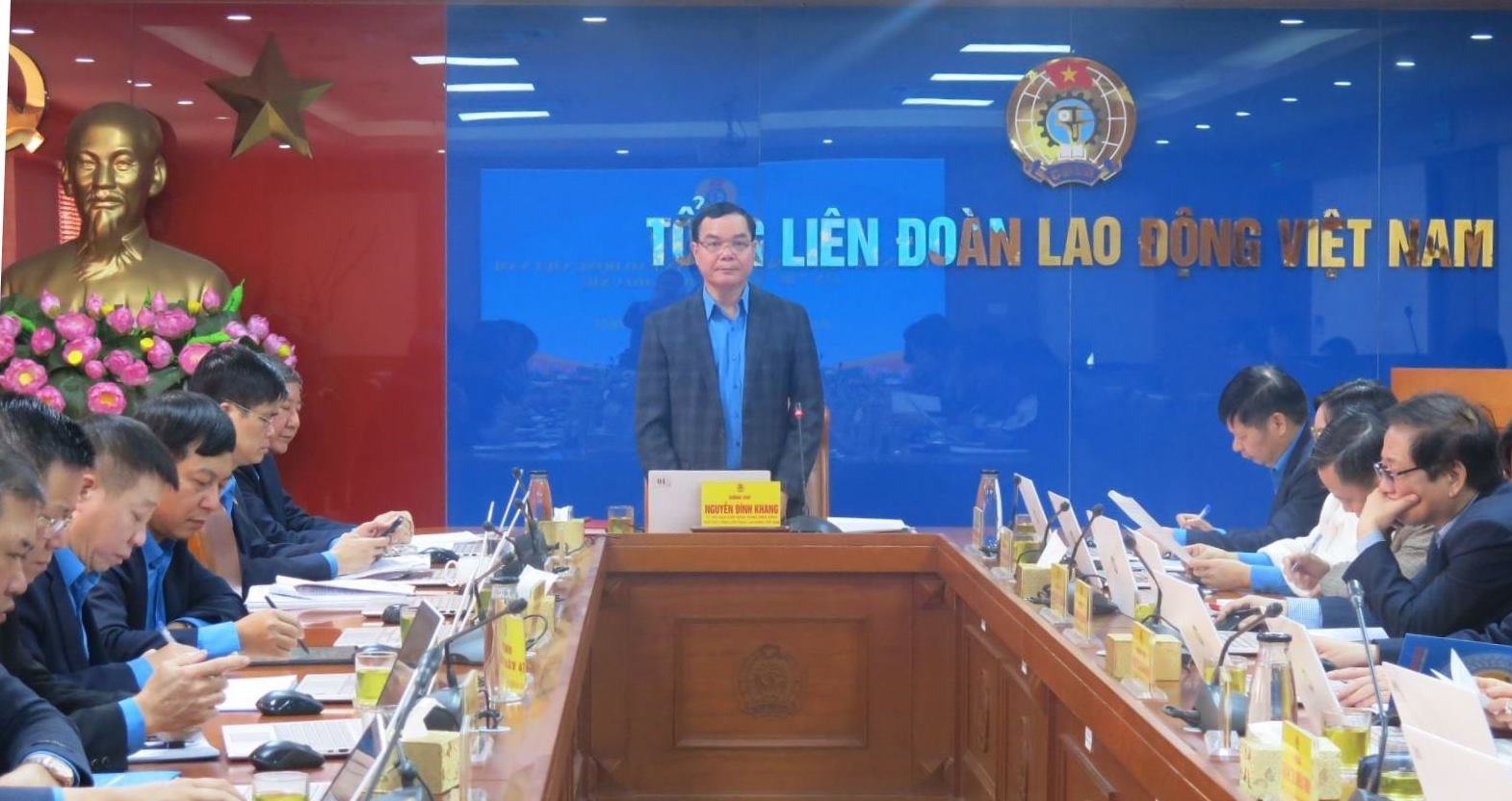 Hội nghị lần thứ 33 (khóa XII) Đoàn Chủ tịch Tổng LĐLĐ...