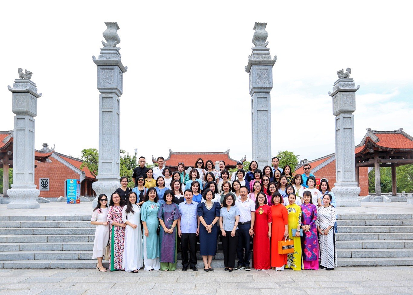 Công đoàn TTXVN tổ chức hoạt động về nguồn nhân Ngày Phụ nữ Việt Nam